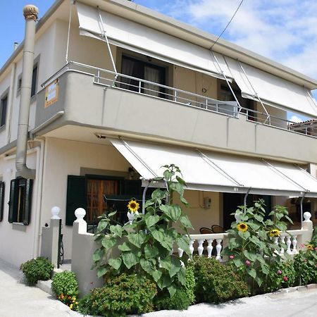 Sunflower Apartments Каламаки Экстерьер фото