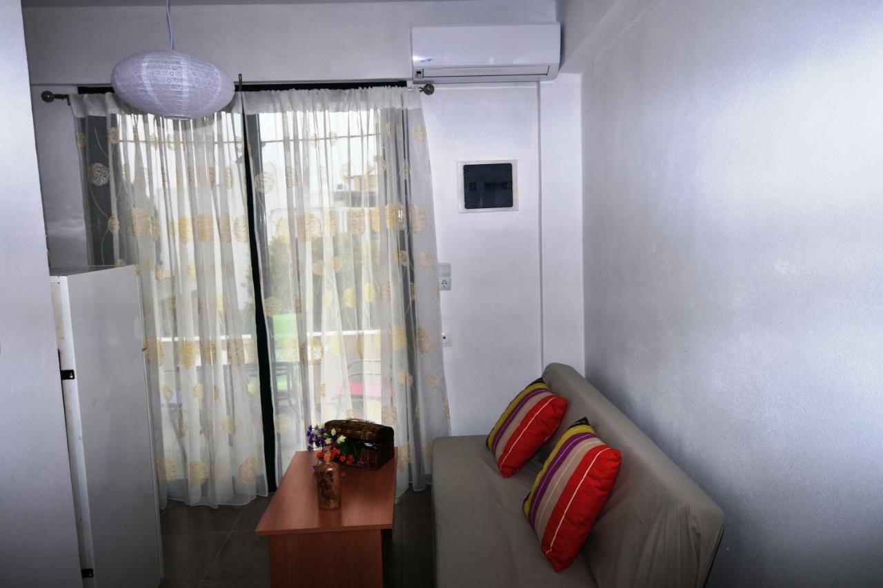 Sunflower Apartments Каламаки Экстерьер фото