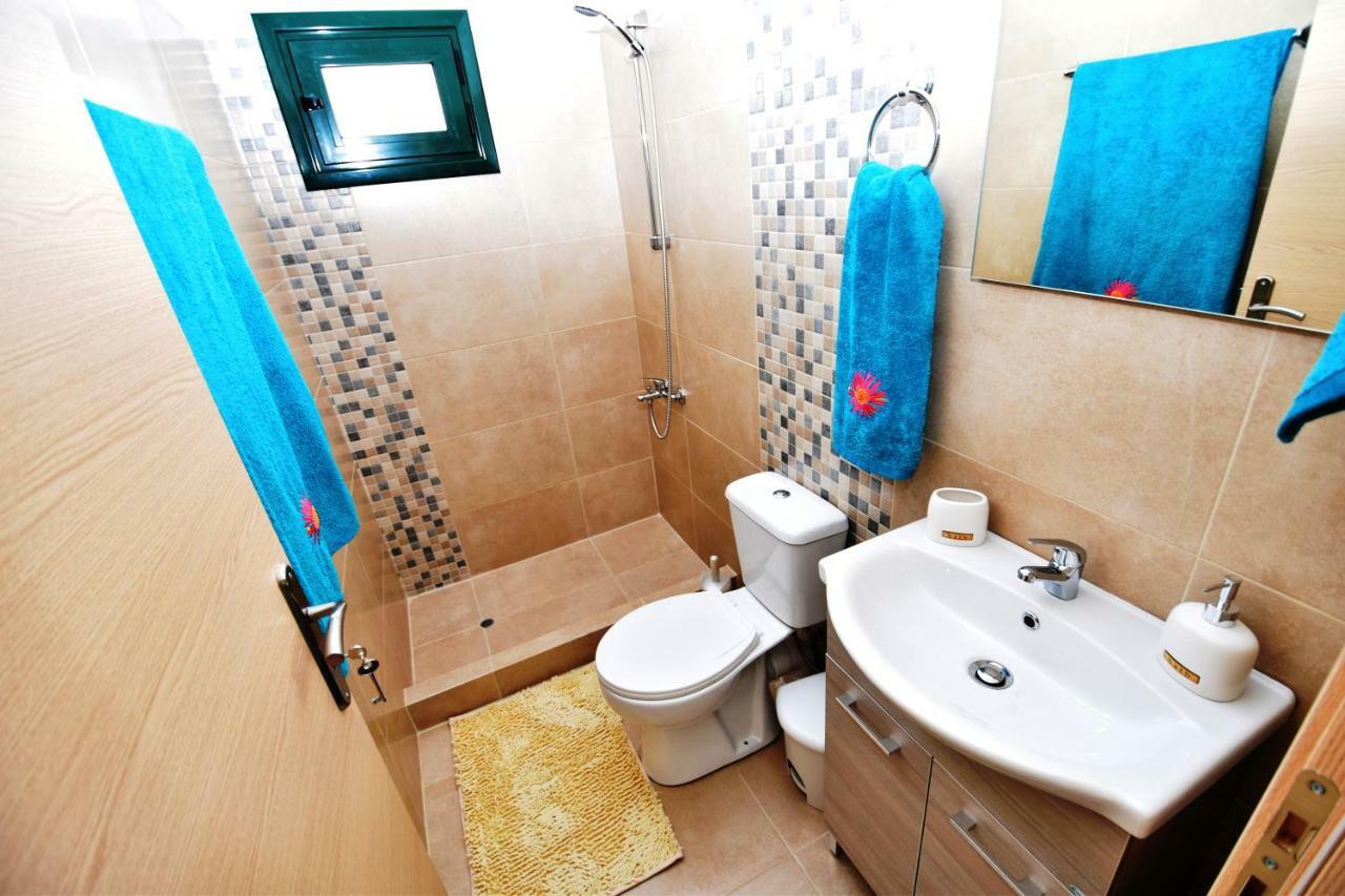 Sunflower Apartments Каламаки Экстерьер фото