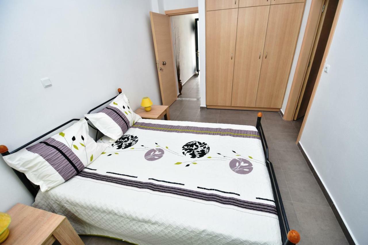 Sunflower Apartments Каламаки Экстерьер фото